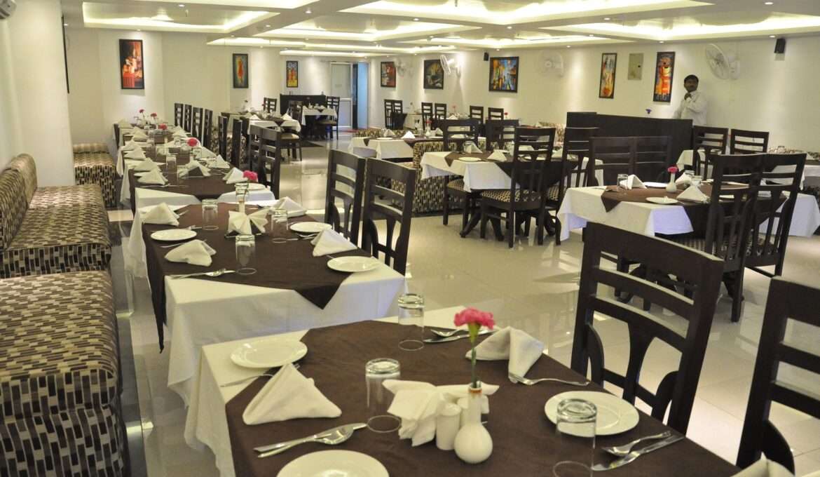 Hotel Mandakini Royale restaurant kanpur