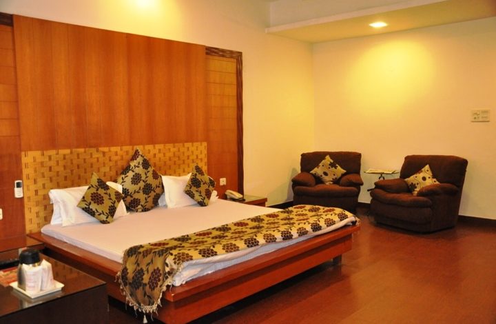 executive room hotel mandakini plaza kanpur