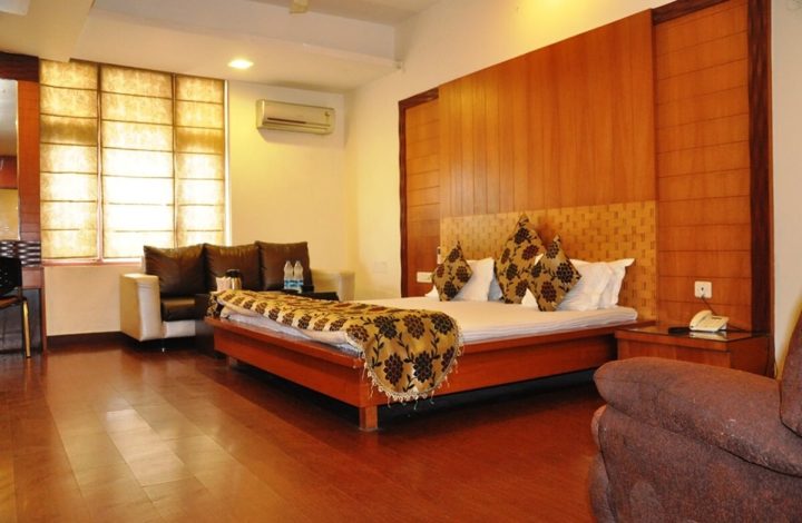 superior room hotel mandakini plaza kanpur