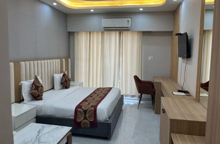 Family Room In Vrindavan, Mathura